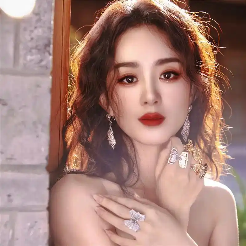 赵丽颖高清头像.女人的幸福在于,他真的爱你;男人的幸福在于, - 抖音