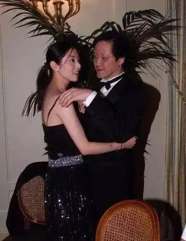 当年刘嘉玲被绑架,梅艳芳被掌掴,为什么没人敢动"宠儿"张敏?