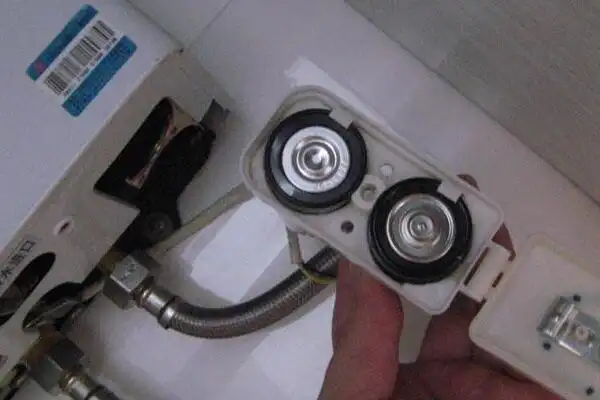 热水器的电池怎么换