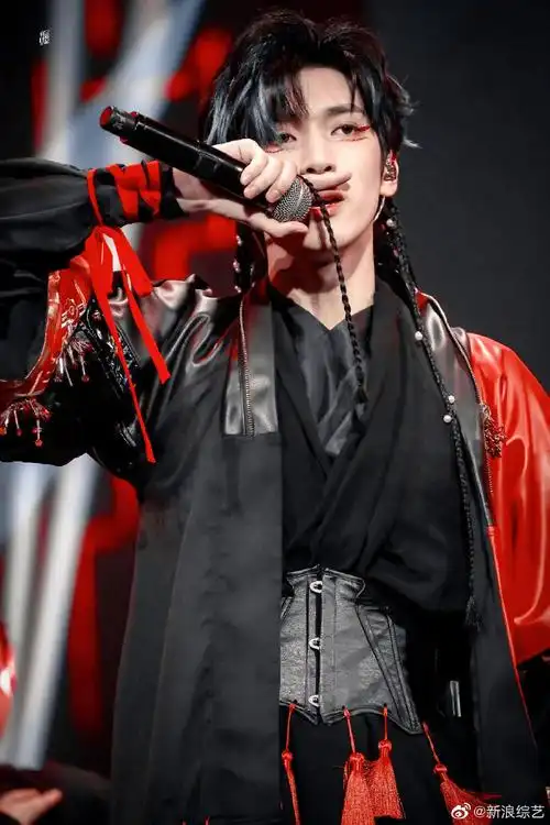 严浩翔刀马旦舞台