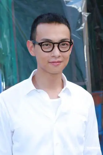 高海宁与梁烈唯拍摄吻戏尴尬笑场组图