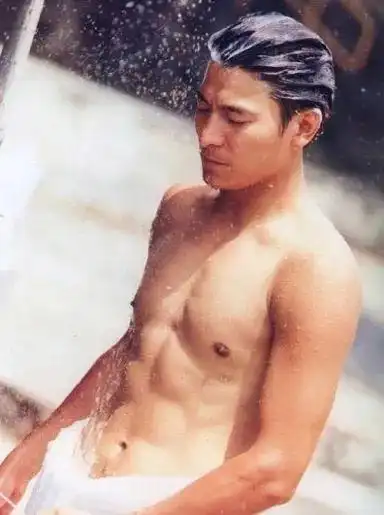 过去的这个周末,我的肤浅快乐是"刘德华的腹肌"