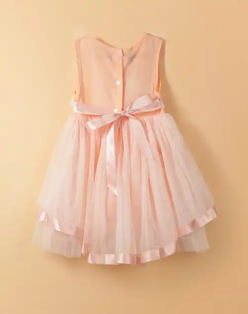 女童粉色连衣裙