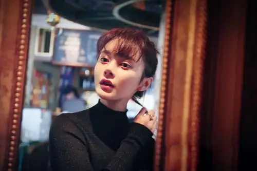 王瑞子随性居家生活照图片