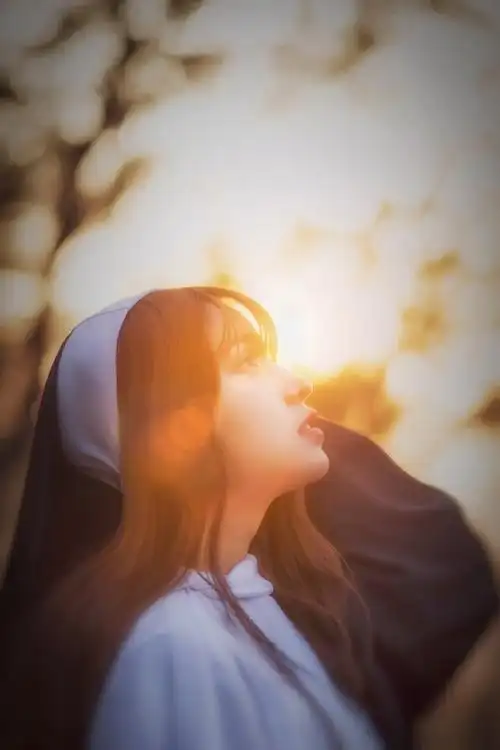 素锦真人底图小清新唯美女生头像