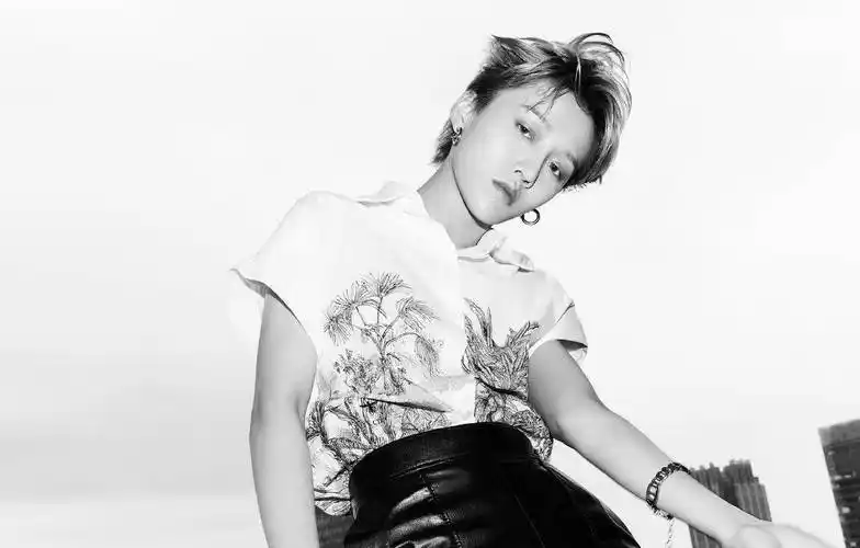 首封刘雨昕c位彰显,许佳琪驾驭去世芭比粉,陆柯燃被差别对待?