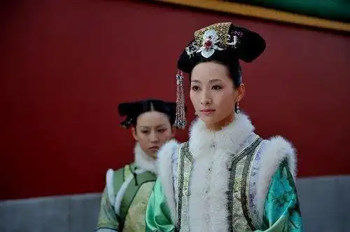 但她们之间由于种种误会渐渐产生出很深的隔膜,导致安陵容性格扭曲