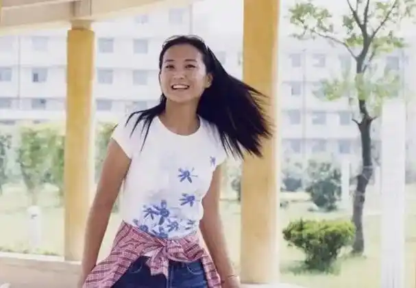 贾玲"辛酸成名史":走红用了19年,她母亲李焕英"功不可没"