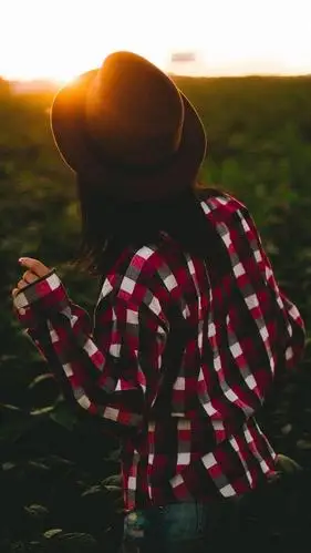 气质欧美长发女生背影,高清图片,手机锁屏桌面-壁纸族