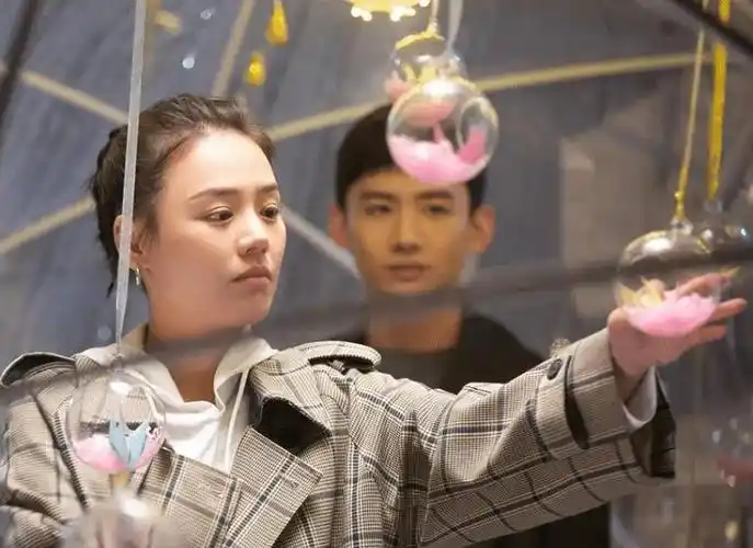 与马思纯相恋不被看好,张哲轩疑发文与网友对骂,战斗力极强