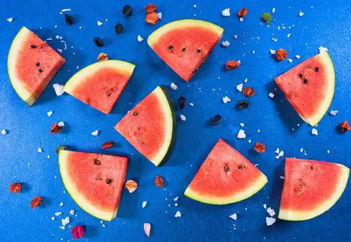 西瓜,切片,蓝色背景,背景_高清图片_全景视觉