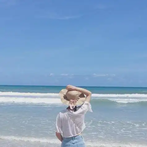 蓝天白云大海背影女孩微信头像 女生头像图片大全 -【爱个性】