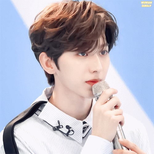 蔡徐坤动图 - 堆糖,美图壁纸兴趣社区