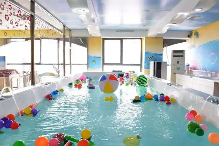 儿童消费市场变得异常火爆,使得现在婴儿游泳馆创富事业变得更加的吃