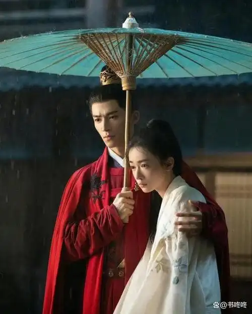 《墨雨云间》里他饰演萧蘅,剧情讲述了他与被丈夫暗害的薛芳菲一起