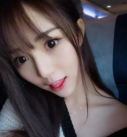 网红女主播完美侧颜自拍 颜值完胜冯提莫 你敢说你不喜欢吗?