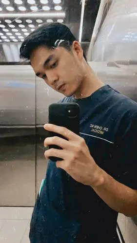 大马最帅的前线医生 警察网路爆红!