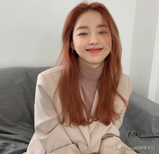 染什么颜色头发显白(气质显白的发色)