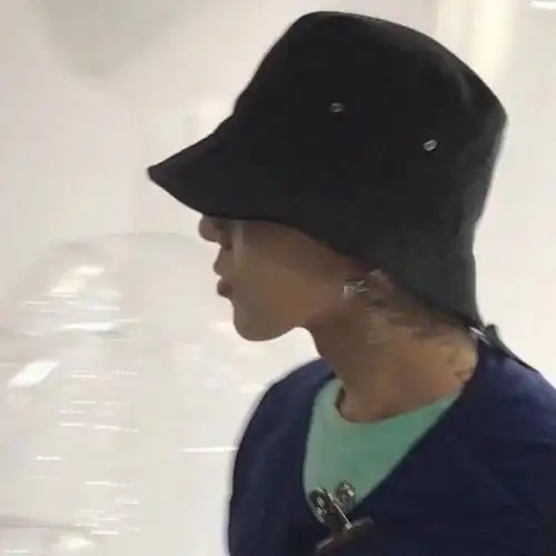 权志龙有哪些照片适合做头像? - 知乎