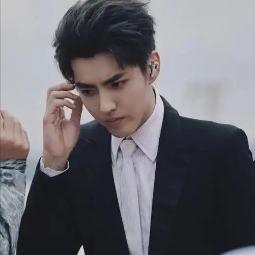 头像库第55期:吴亦凡 高清 无水印 头像推荐