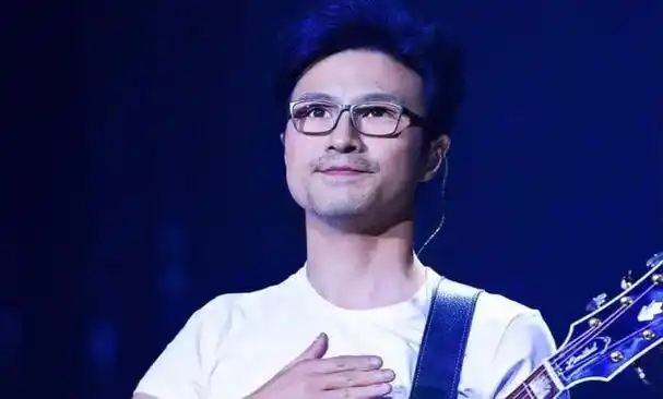 离婚七个月后,汪峰逐渐"被人遗忘",声望已经不复当初了