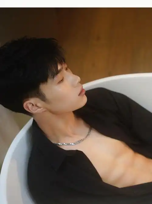 氛围感  #杭州约拍  #腹肌  #男生写真 #流量密码