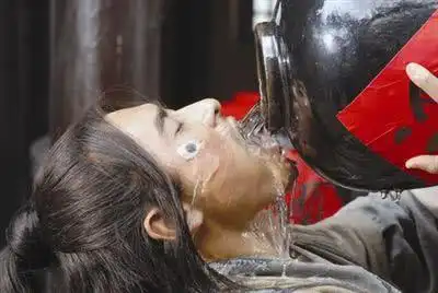 古代人喝酒惯论斤,那为何他们还不容易喝醉呢?主要有两个原因