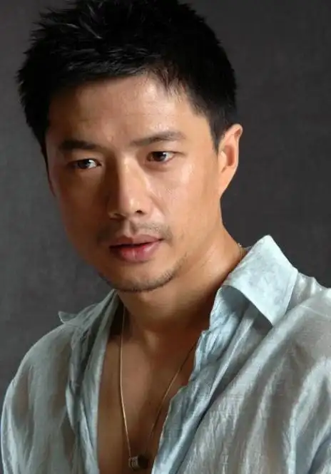 这句话恰如其分地描述了段奕宏,与当下众多"数字演员"相比,他对待演员