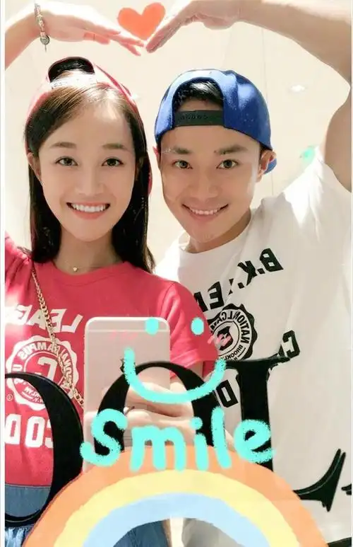 一次失败恋情引发的内心深思2019年10月21日,曹骏与蓝盈莹宣布分手