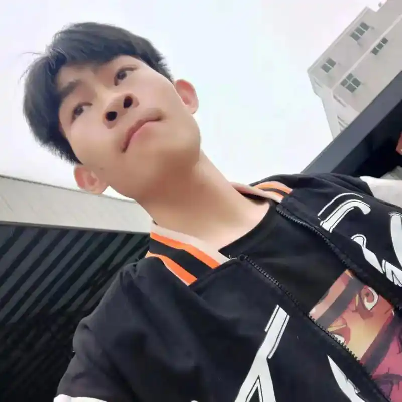 一年就这么几张照片#谁年轻时不是小鲜肉啊 - 抖音