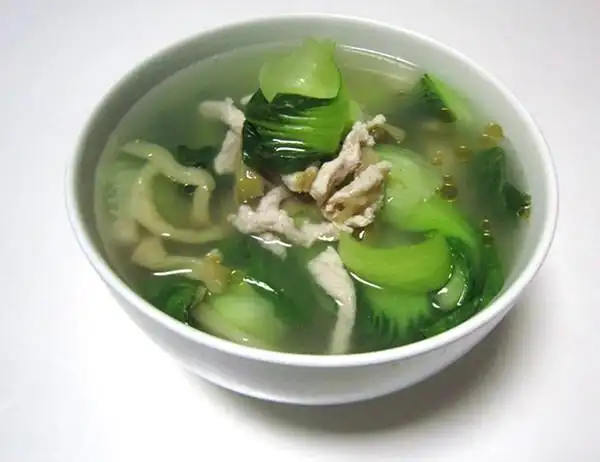 周小凡做的青菜榨菜肉丝汤