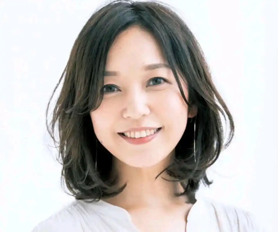 这才是50岁女人最应该尝试的发型,它叫"齐肩烫",减龄显年轻