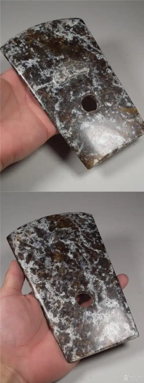 良渚文化时期沁玉带鸡骨白灰皮沁色浮雕兽面纹大玉斧