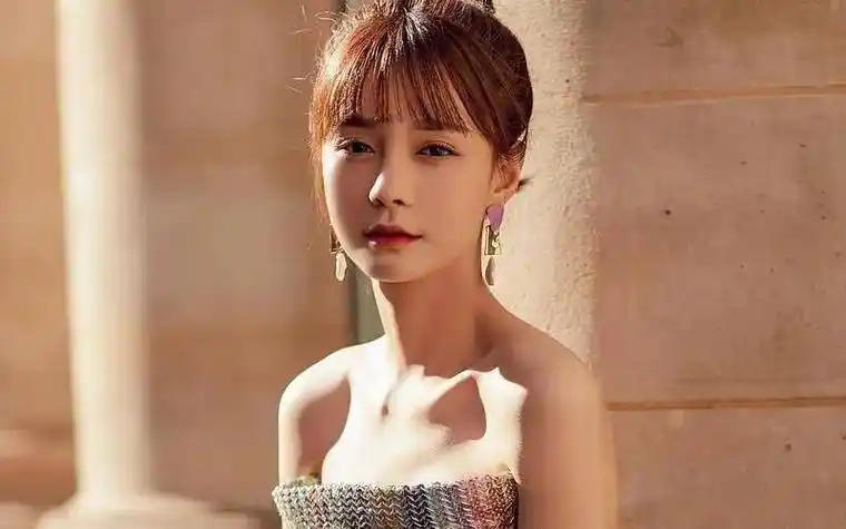 迷人风采沈梦辰,34岁性感写真,杜海涛的女神,美貌与魅力兼备!