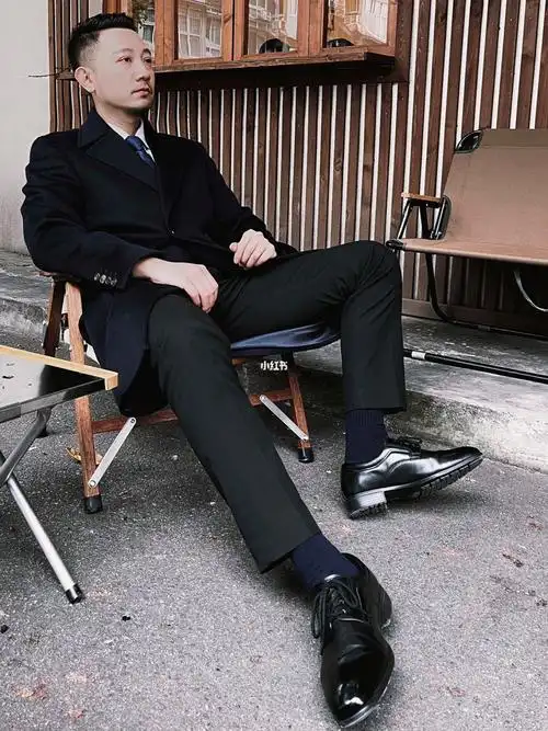 过几天去看银杏落叶94了#大叔  #ootd  #正装不无聊  #轻熟风穿搭