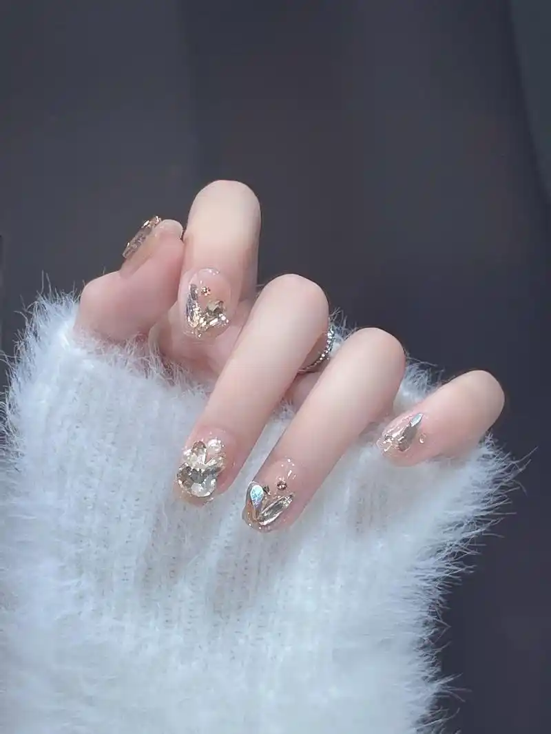 高级香槟金兔子美甲#显白美甲款式推荐 #新做的指甲 #今日分 - 抖音