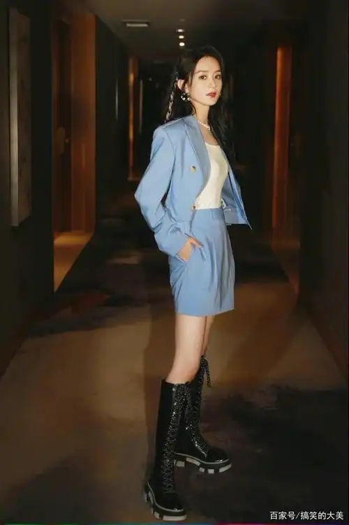 赵丽颖,粉蓝编发,又甜又酷