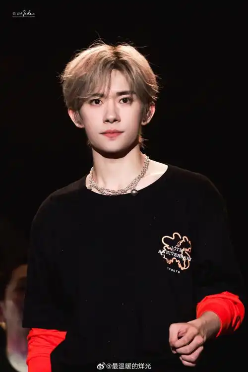 易烊千玺lindberg品牌全球代言人##易烊千玺积家全球代言人##四字易