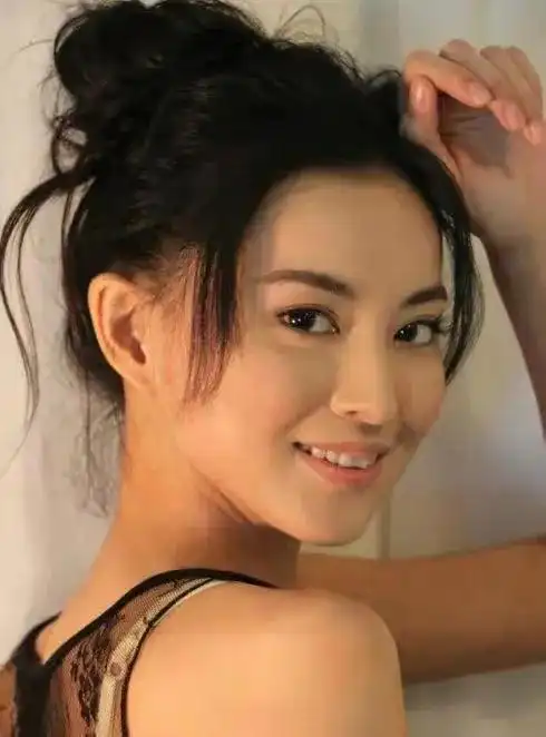 莫小棋:大学怀孕生子,预言贾乃亮婚姻,黄海波花600万追她