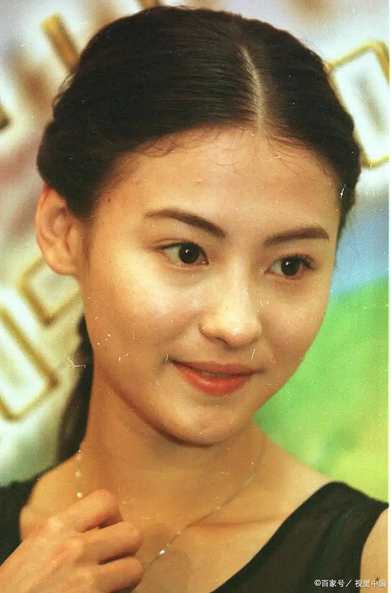 张柏芝眉眼如画,年轻旧照再现昔日神颜!