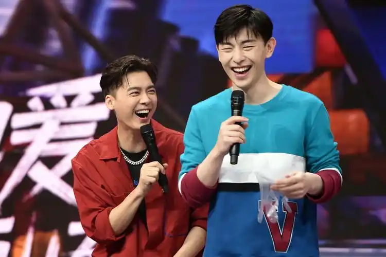 李易峰想看林书豪有无脱发与邓伦上凳子加身高buff