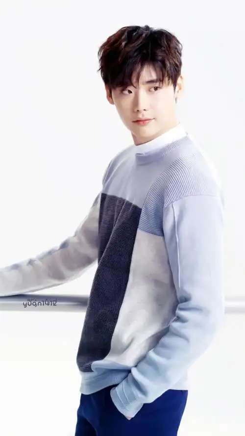 p>李钟硕 i>(         ,lee jong suk) /i>,1989年9月14日出生于京畿