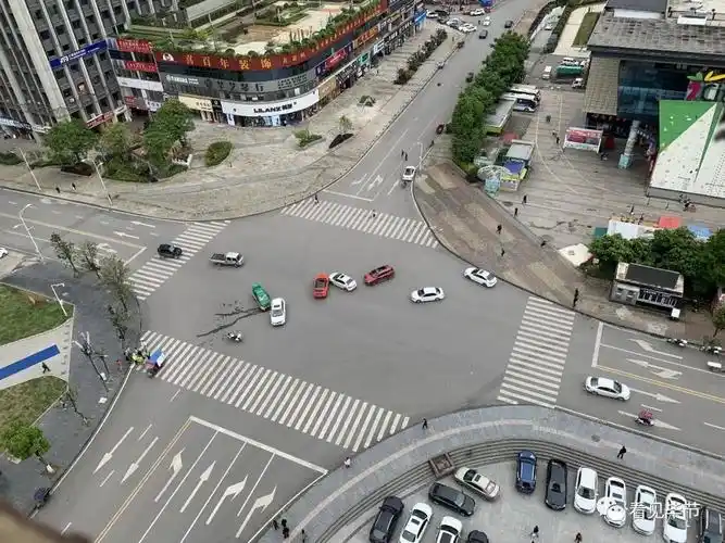 昨天下午,毕节这个路口连发两起交通事故