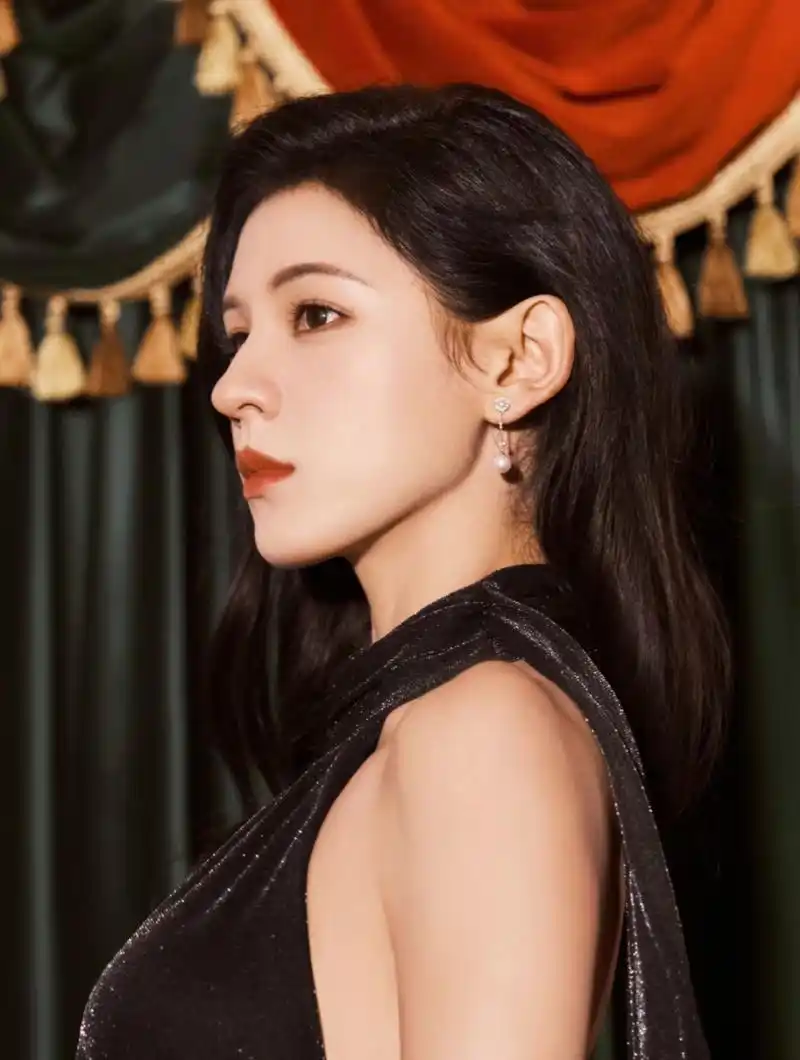 张予曦美照来袭,摄影师尊嘟尊嘟好会拍,看起来有1米8高#我们都爱聊