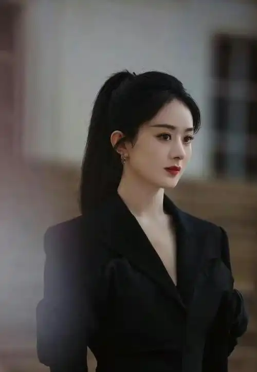 240130 赵丽颖绝美侧颜引网友集体狂赞,风韵悠长惹人醉|刘海_网易订阅