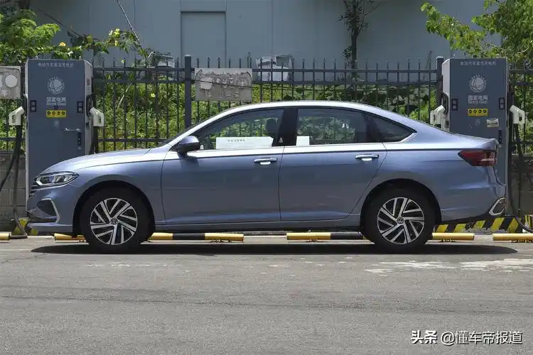 大众朗逸三厢,大众新款车5一8万朗逸