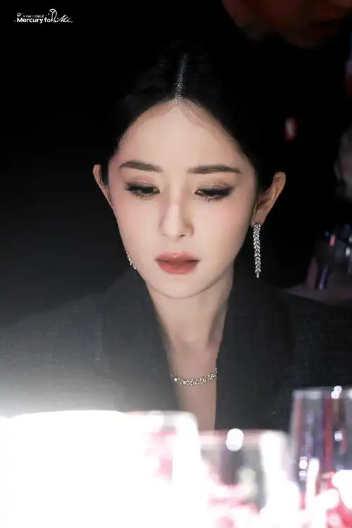 杨幂##w年度盛典红毯##杨幂泼墨妆##杨幂西装杀伤力