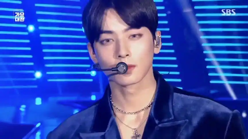 来点野的#车银优#这谁顶得住啊 #舞台 #脸蛋天才