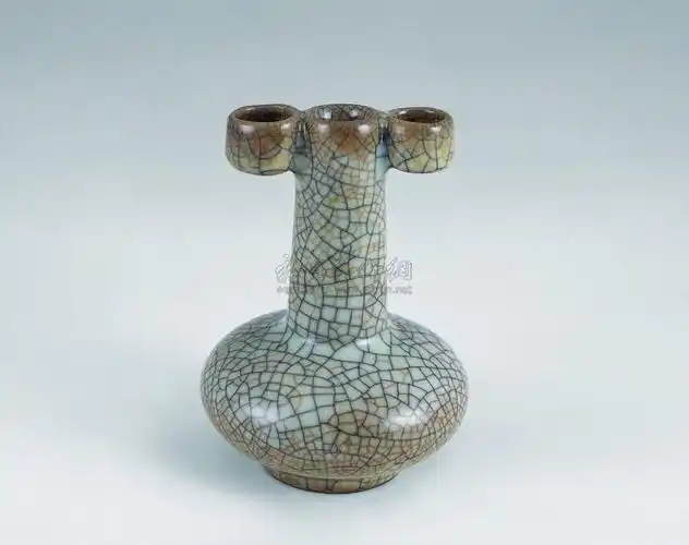 434 民国 仿哥釉贯耳瓶