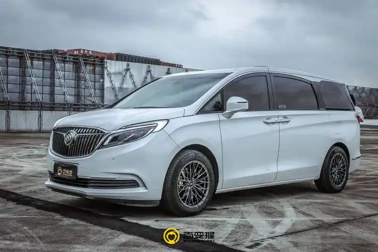 2021款别克gl8升级改装,走街姿态与众不同!